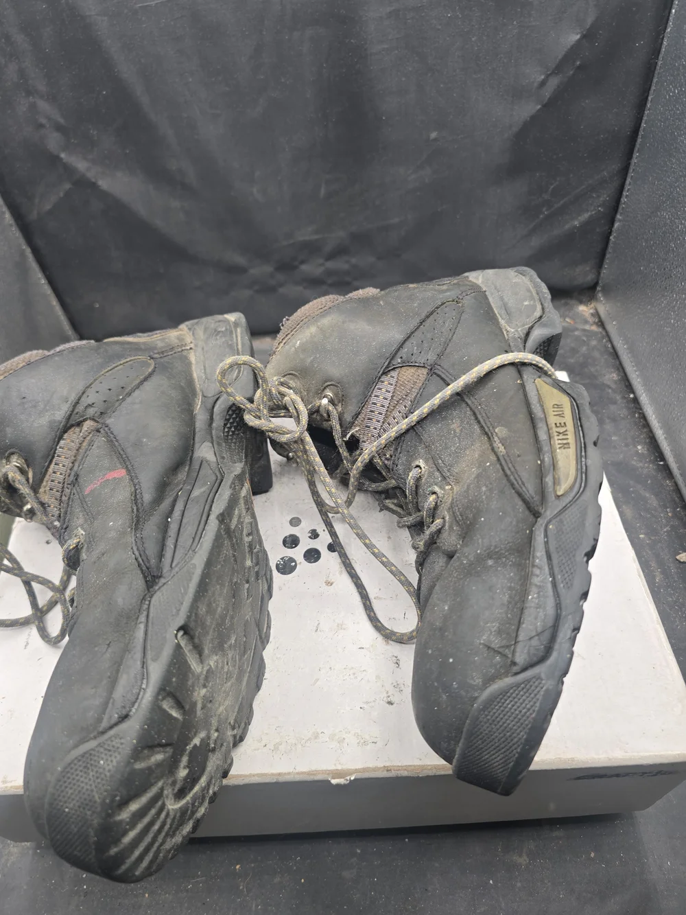 Nike Black Lace-Up Work Boots with Padded Tongue